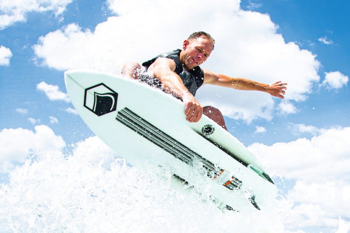 Joindre le fun à l'indispensable, avec les wakesurfs Liquid Force 2020 !